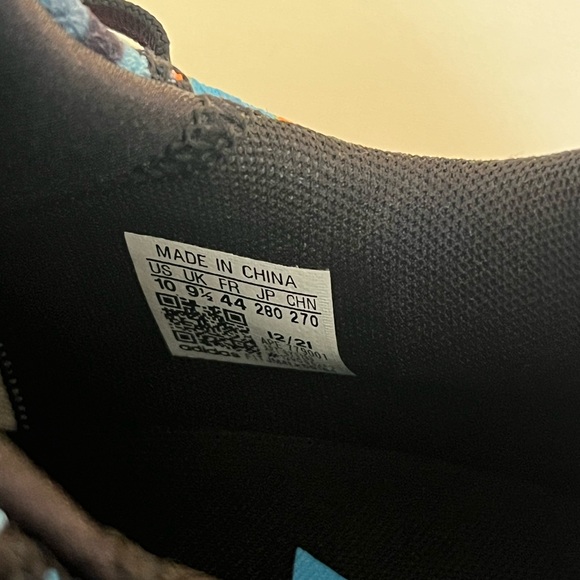 Adidas sneakers size US 10 used once, like new - Picture 8 of 9